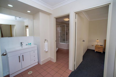 Beaches Serviced Apartments - QLD Tourism 18