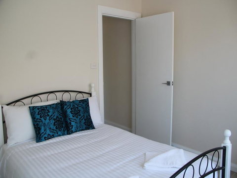 Beaches Serviced Apartments - QLD Tourism 3