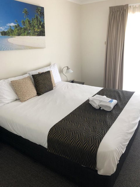 Beaches Serviced Apartments - QLD Tourism 6