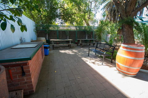 Elkira Court Motel - Queensland Tourism 20