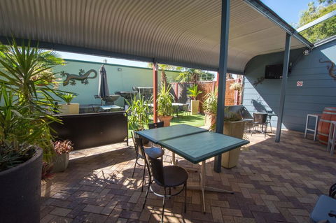 Elkira Court Motel - Queensland Tourism 11
