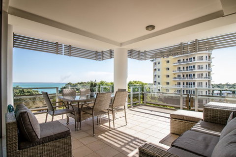 ZEN BY THE WATER - Esplanade Darwin Retreat - QLD Tourism 3