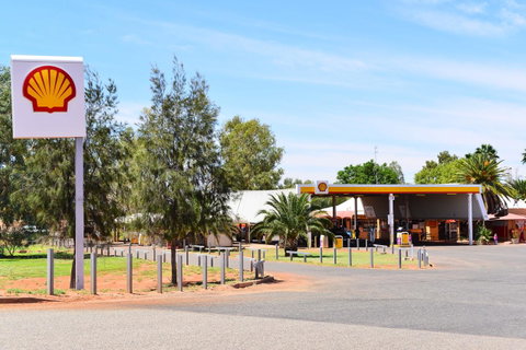Erldunda Desert Oaks Resort - QLD Tourism 40