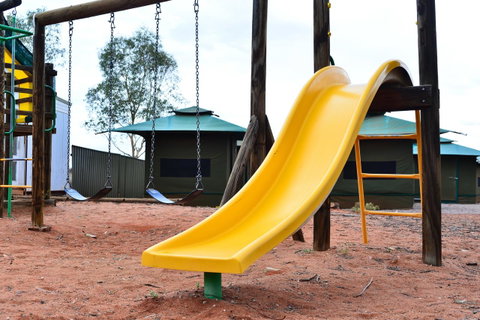 Erldunda Desert Oaks Resort - QLD Tourism 16