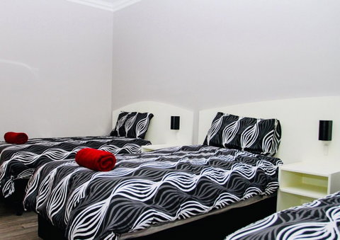 Erldunda Desert Oaks Resort - QLD Tourism 1