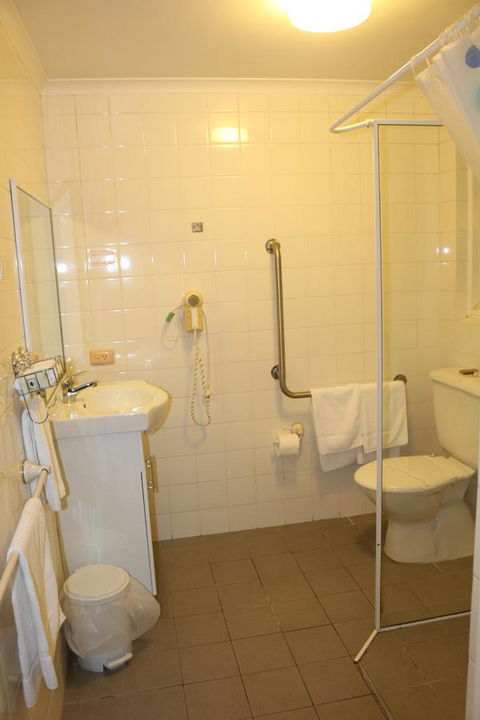Golden Sands Motor Inn - QLD Tourism 23