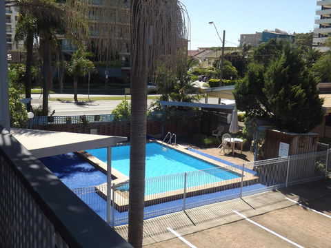 Golden Sands Motor Inn - QLD Tourism 9