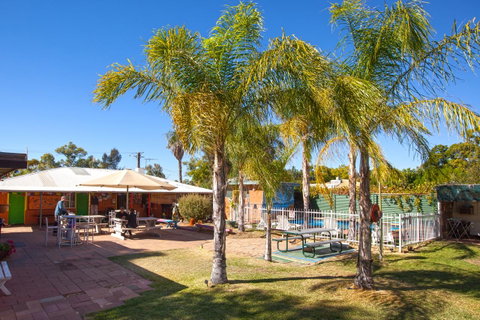 Alice Lodge - QLD Tourism 25