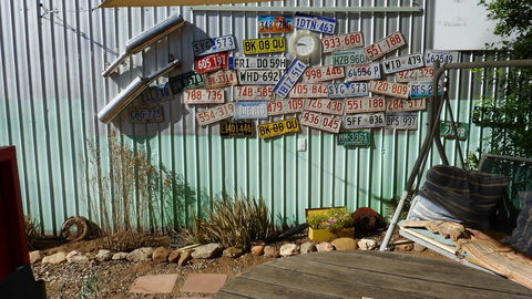 Alice\'s Secret Travellers Inn - Queensland Tourism 35