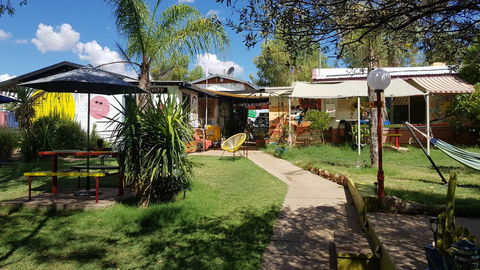 Alice\'s Secret Travellers Inn - Queensland Tourism 20
