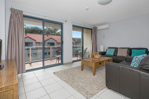 Nelson Bay Breeze - Queensland Tourism 11
