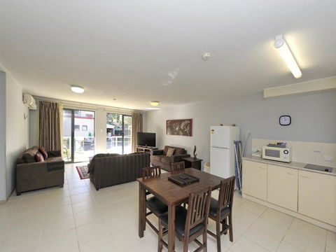 Nelson Bay Breeze - Queensland Tourism 8