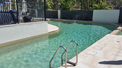 Nelson Bay Breeze - Queensland Tourism 1