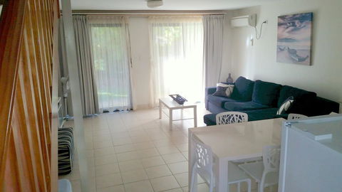 Nelson Bay Breeze - Queensland Tourism 6