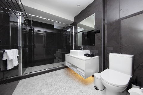 Canberra Rex Hotel - QLD Tourism 24