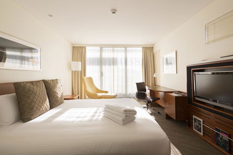 Novotel Canberra - QLD Tourism 10