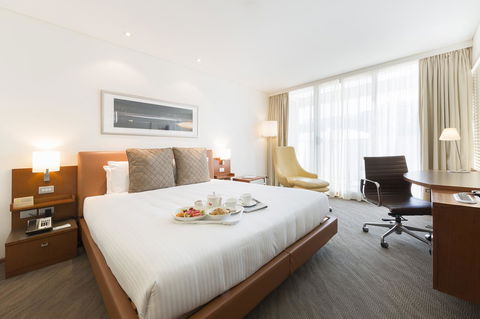 Novotel Canberra - QLD Tourism 7