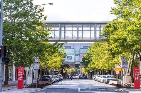 Highgate Executive Apartment City Walk Canberra - QLD Tourism 36