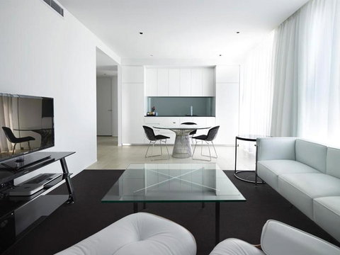 Burbury Hotel - QLD Tourism 7