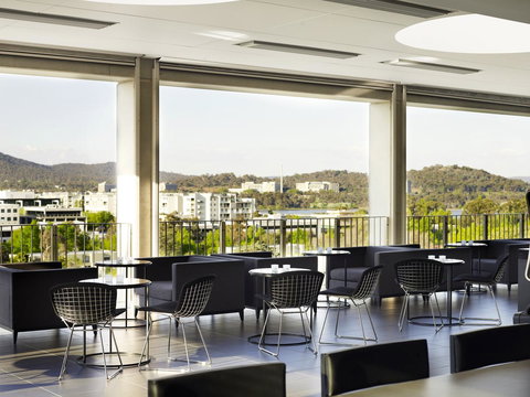 Burbury Hotel - QLD Tourism 9