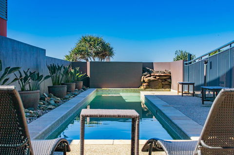 Lennox Holiday Apartments - QLD Tourism 3