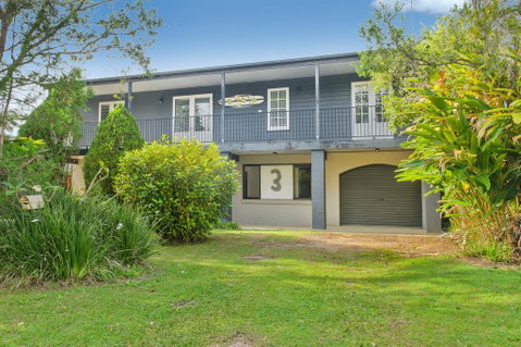 BONNY BEACH HOUSE - Holiday Accomodation With Pool - QLD Tourism 0
