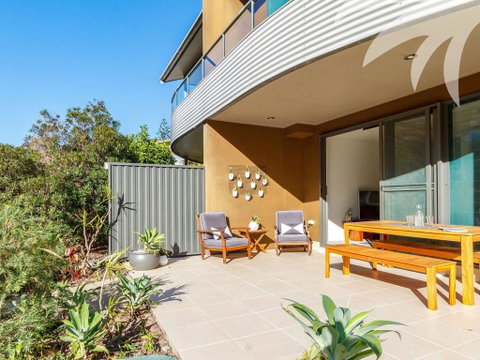 Boom 8 - QLD Tourism 0