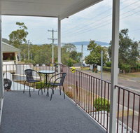 Boomerang on the Bay' 107 Government Road - boat parking air conditioning and water views - QLD Tourism