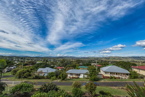 Boonah Hilltop Cottage - QLD Tourism 3