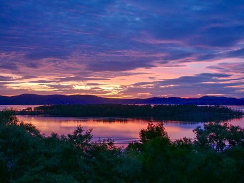 Booti Booti Chateau Lakeside - Queensland Tourism 3