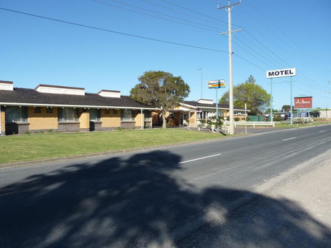 Bordertown Dukes Motorinn - QLD Tourism 3