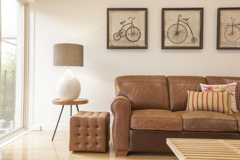 Boutique Stays - Central Park, South Melbourne Townhouse - Queensland Tourism 2