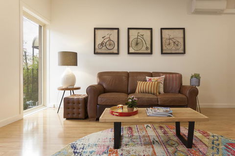 Boutique Stays - Central Park, South Melbourne Townhouse - Queensland Tourism 1