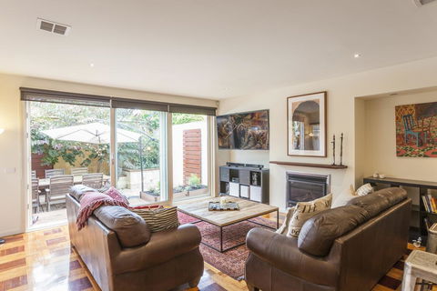 Boutique Stays - Elwood Hideaway - QLD Tourism 0