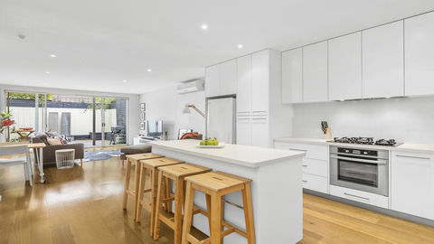 Boutique Stays - Port Haven - QLD Tourism 1