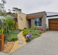 Boutique Stays - Seventh Street House in Parkdale - QLD Tourism