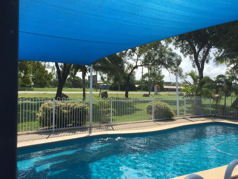 Bowen Arrow Motel - Queensland Tourism 3