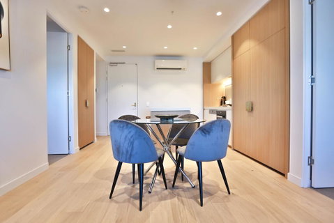 Box Hill Central Sky One Apartment - QLD Tourism 3
