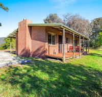 Braeside Cabin Two - Alphitonia - QLD Tourism