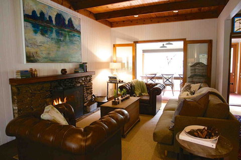 Braeside Mount Macedon Country Retreat Bed And Breakfast - QLD Tourism 1