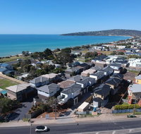 Brand new Peninsula Escape 100m to water - Queensland Tourism