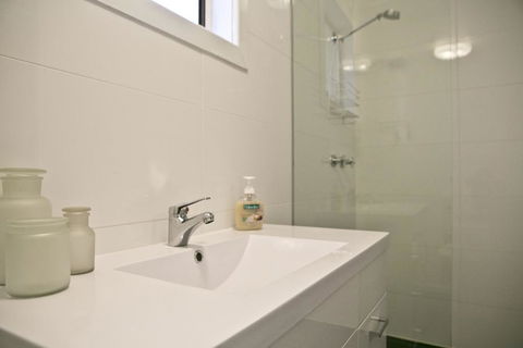 Breakaway Views Lia Place - QLD Tourism 3