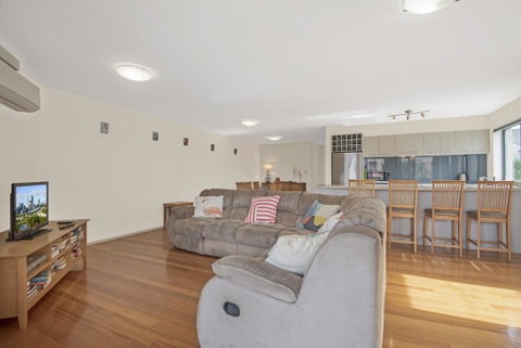 Breakwater Views Apartments - QLD Tourism 3