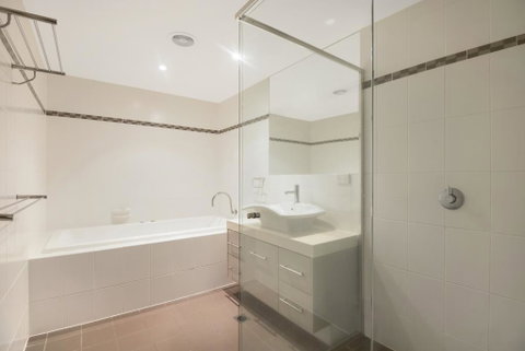 Breakwater Views Apartments - QLD Tourism 1