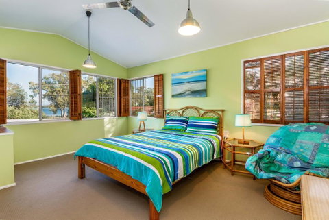 Bribie Beach House, Waterfront Directly Across The Road - Solander Esp, Banksia Beach - QLD Tourism 1