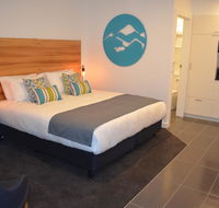 Bright Colonial Motel