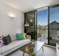 Bright Modern Apartment w Parking and Gym Near CBD - Queensland Tourism