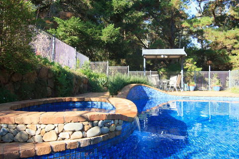 Bright River Rest - QLD Tourism 1