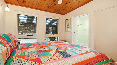 Bright River Rest - QLD Tourism 3