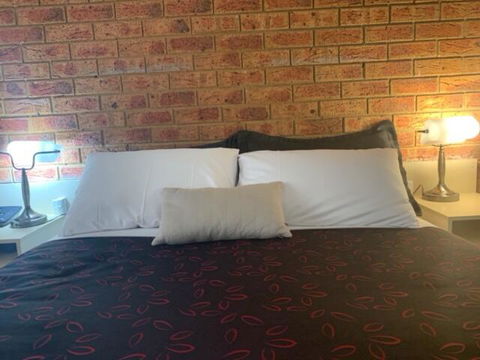 Broadford Sugarloaf Motel - QLD Tourism 3
